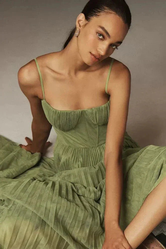 Isabella™ | Tyylikäs Midi Mekko